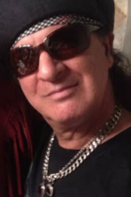 Sylvain Sylvain, guitarrista de una de las más influyentes bandas de principios de la década del setenta
