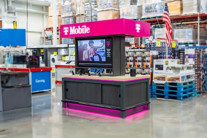 T-Mobile se convierte en el proveedor exclusivo de servicio móvil dentro de Sam’s Club (Photo: Business Wire)
