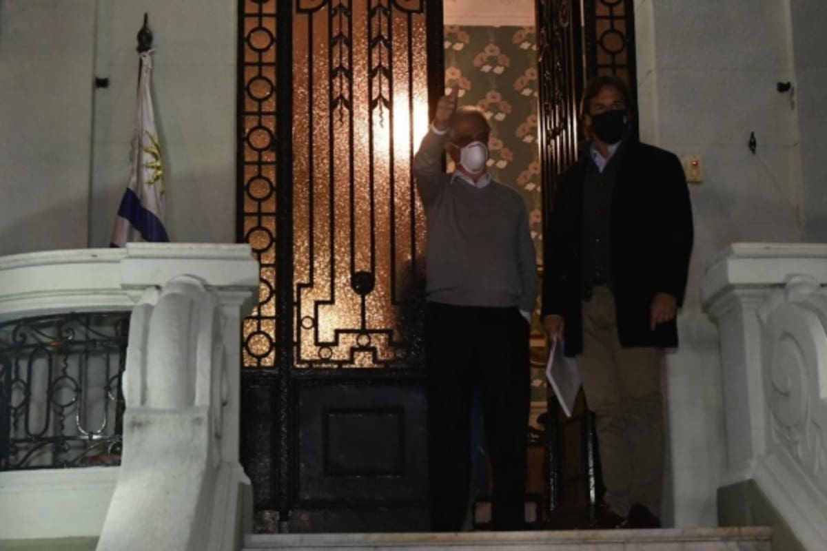 Tabaré Vázquez y Lacalle Pou tras su encuentro en Montevideo´