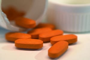 Tabletas de ibuprofeno, un medicamento que usado de mal modo puede generar graves inconvenientes (AP Foto/Patrick Sison, Archivo)