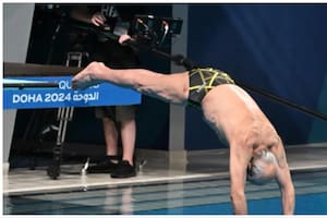 Taghi Askari, un iraní de 100 años, en el Campeonato Mundial de Deportes Acuáticos de Doha 2024