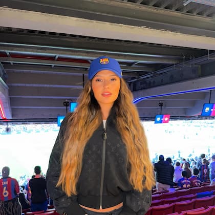 Taia acompaña a Raphina en los partidos del Barcelona (Foto: @taia_belloli)