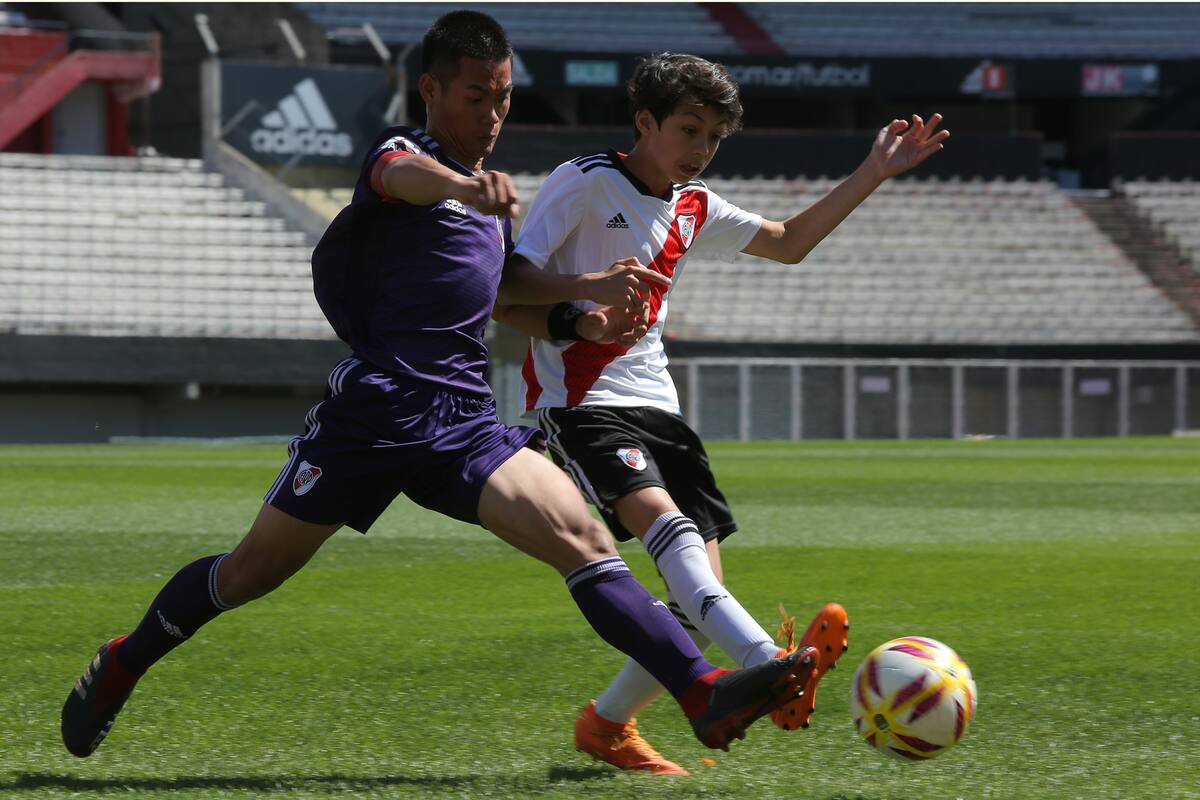 Tailandeses en River