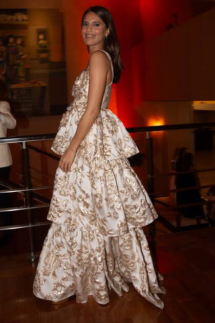 Taina Laurino con un espectacular traje de Adrián Brown.