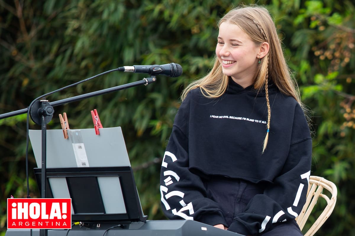 Taína se presentó por primera vez en público y le aseguró a ¡HOLA! Argentina que le encantaría ser cantante.