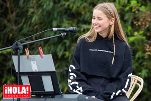 Taína se presentó por primera vez en público y le aseguró a ¡HOLA! Argentina que le encantaría ser cantante.