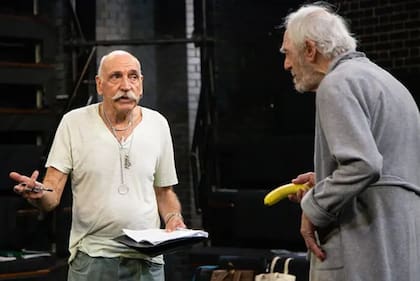 Dave Wybrow, director del Teatro Cockpit, se puso en contacto con Peter Marinker a principios de este año para proponerle que representara la obra.