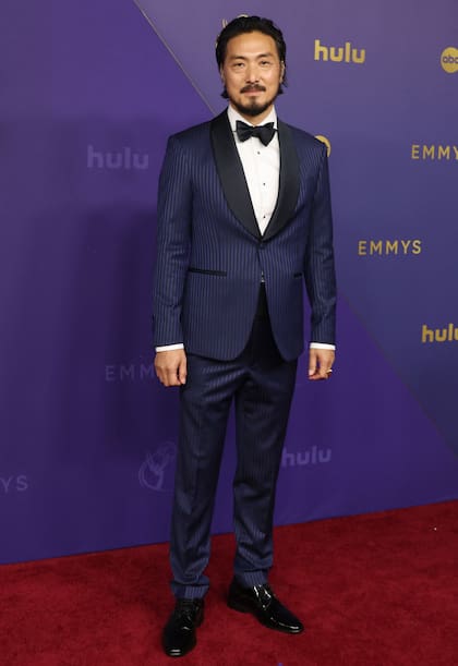 Takehiro Hira, uno de los protagonistas de Shogun, eligió un traje rayado en tonos azules y negros