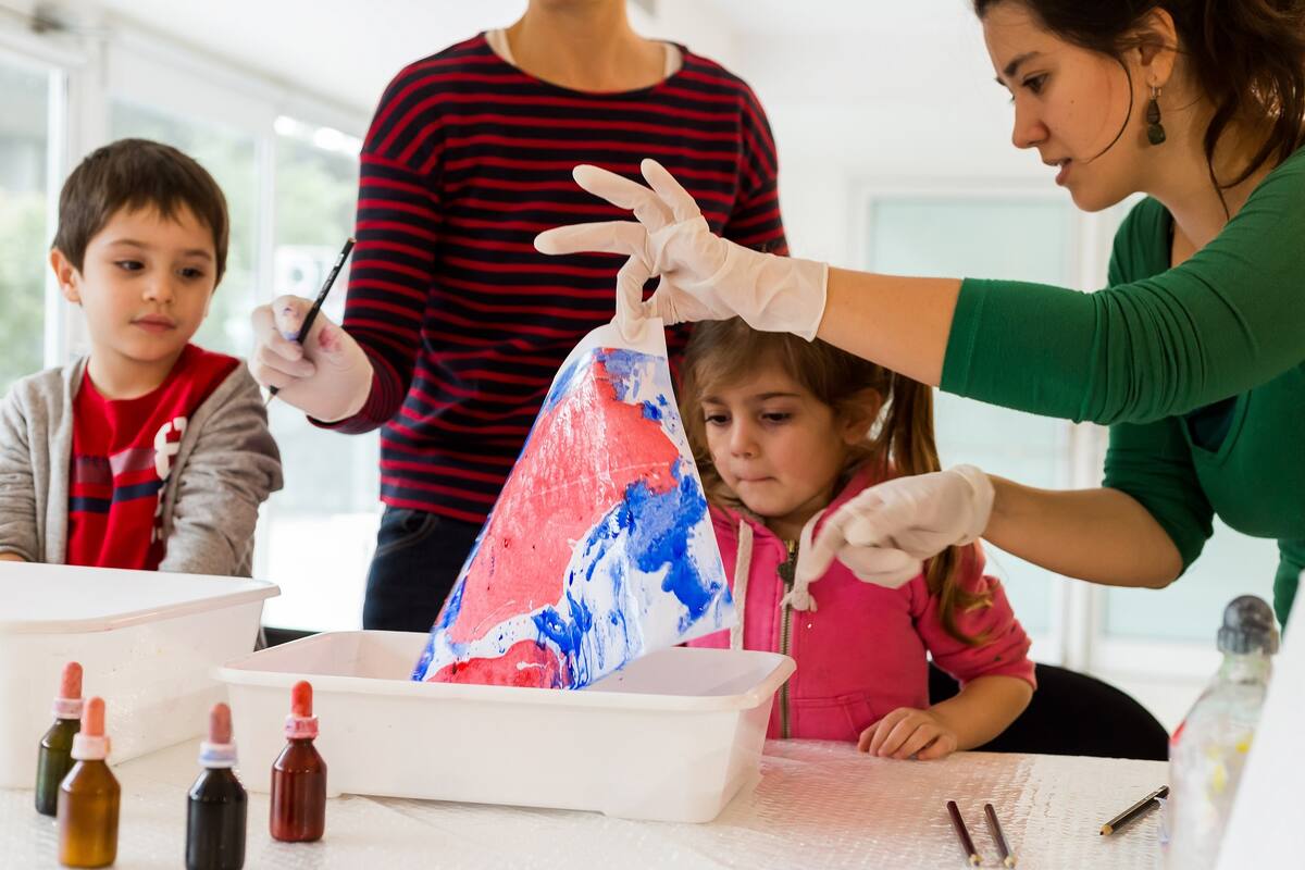 Taller de pintura organizado por el Museo de Arte Moderno de Buenos Aires