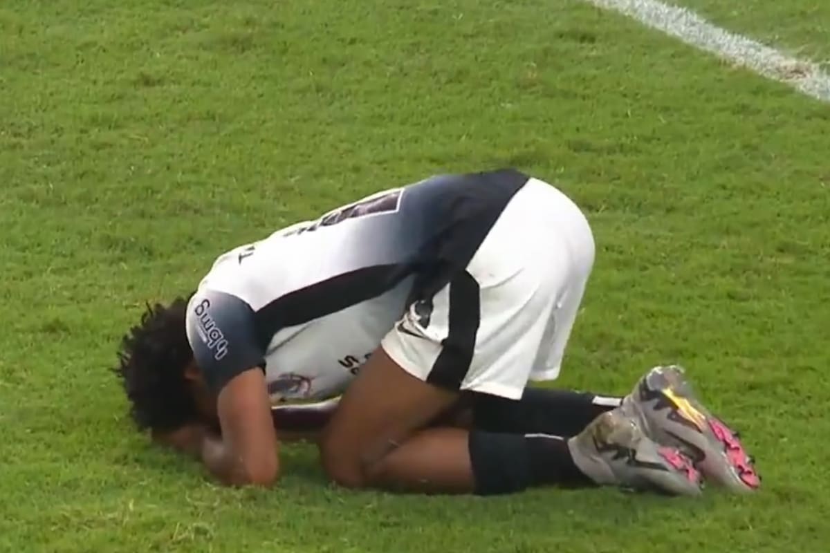Talles Magno se lamenta tras desperdiciar una ocasión inmejorable para Corinthians