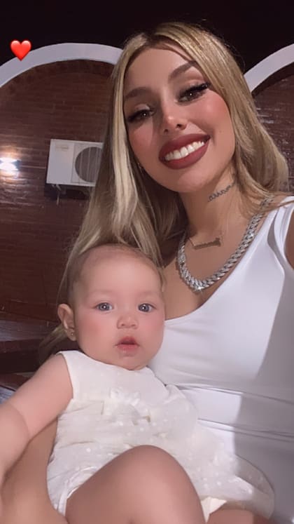 Tamara Báez, la novia de L-Gante, y su hija, Jamaica