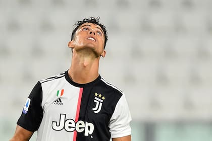 También Cristiano Ronaldo se va vencido en ocasiones trascendentes, pero su lenguaje corporal es menos negativo.