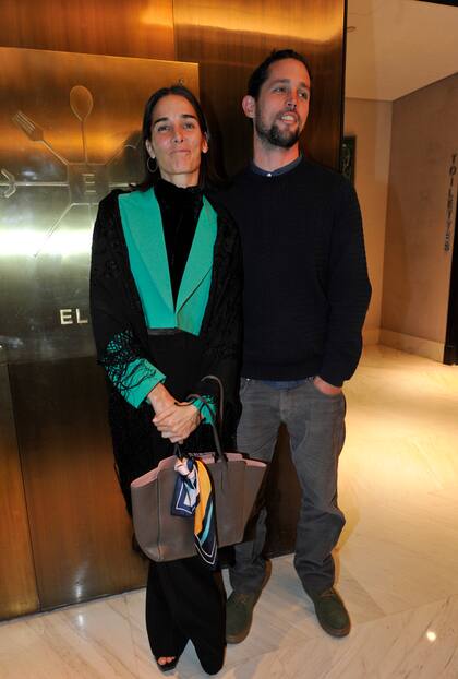 También estuvo presente la actriz y conductora Juana Viale, que convirtió la invitación en una salida romántica y concurrió junto a su pareja, Yago Lange