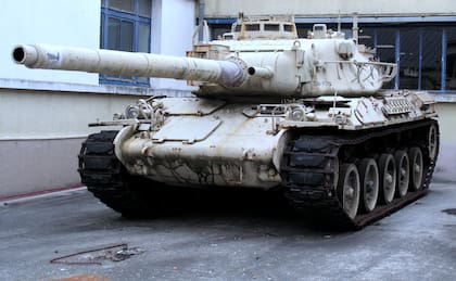 También participaron de la compulsa para el proyecto TAM lo franceses, que propusieron adaptar su AMX30