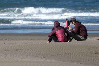 También quedaron prohibidos por completo los paseos recreativos y la práctica de deportes al aire libre