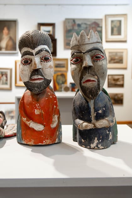 También se exhiben varias obras de arte.