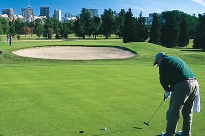 También se habilitaron las canchas de golf en Palermo