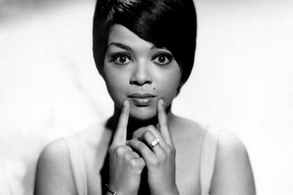 Tammi Terrell sufrió violencia física por parte de sus parejas, como el astro de la canción afroamericana James Brown, y de fuertes dolores de cabeza que derivaron en un tumor
