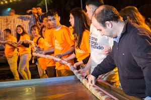 Tandil obtuvo el récord del salame más largo del mundo y lo hizo con una receta centenaria