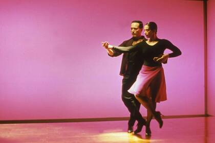Tango, no me dejes nunca (1999), una coproducción con España dirigida por Carlos Saura, compitió en los Oscar por la Argentina