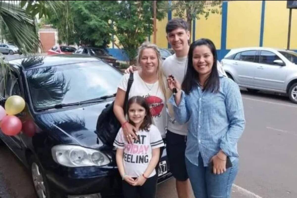 Tania trasladaba a su pequeña con discapacidad en la moto de su papá