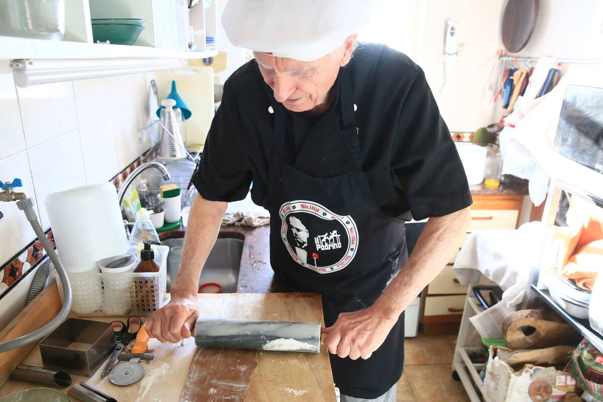 A los 81, Tanino disfruta de cocinar y haber ingresado al mundo gastronómico