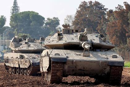 Tanques israelíes en un operativo en la frontera con la Franja de Gaza. (JACK GUEZ / AFP)