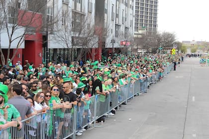 Tanto el desfile como el festival se podrán apreciar el mismo día, aunque se sugiere transportarse con determinados vehículos para mayor seguridad