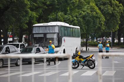 Tanto el Gobierno como Camioneros temen disturbios originados en grupos radicalizados: el moyanismo necesita que la marcha sea pacífica