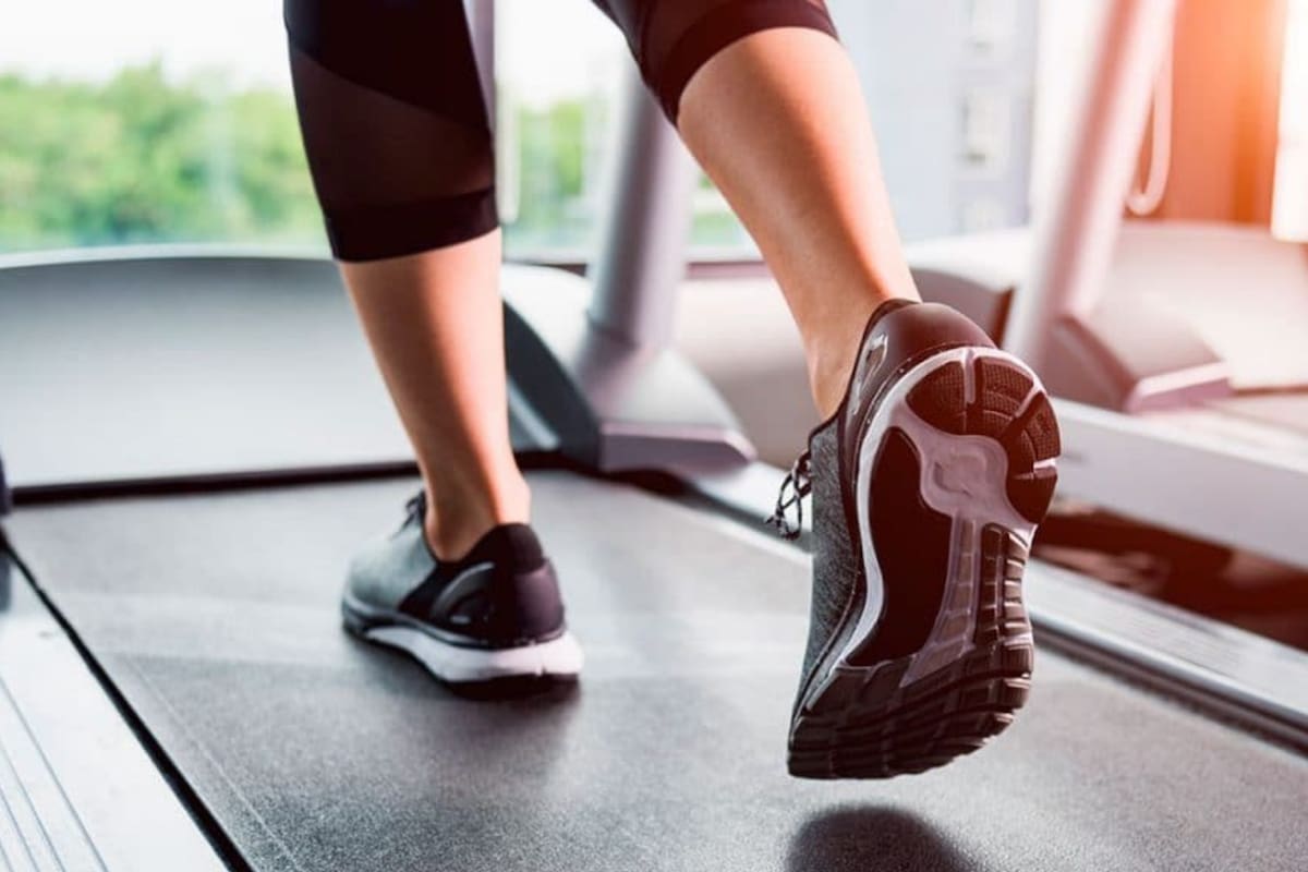 Tanto el tipo de ejercicio como las intensidades hay que adaptarlas de forma individualizada a cada persona.