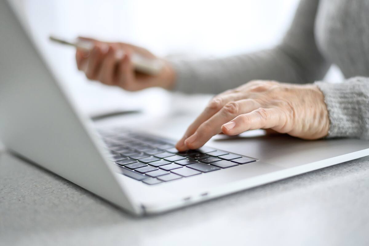 Tanto en abril como en este mes está activada la garantía de un ingreso mensual no inferior al 82% del salario mínimo, pero deben cumplirse los requisitos establecidos por ley