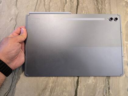 Tanto la Galaxy Tab S10 Ultra como la Galaxy S10+ comparten el mismo sistema de doble cámara