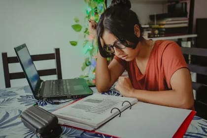 Tanto para estudiar como para hacer alguna tarea en la computadora o, incluso, ordenar la casa, la técnica pomodoro puede ayudarnos a concentrarnos y hacerlo más liviano