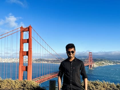 Tanush Sharanarthi es un joven de 26 años, oriundo de Bangalore, India, que actualmente vive en Santa Clara, California, gracias a la visa O-1