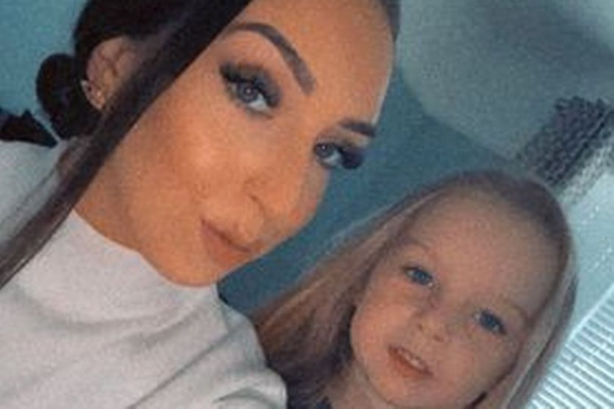 Tanya Dawson, de 22 años, vivió momentos difíciles cuando su hija se enfermó y recibió un diagnóstico erróneo