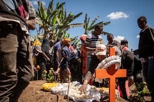 Tanzania acusa a cientos de traición y emite órdenes de arresto contra más opositores
