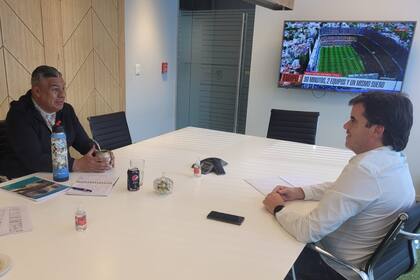 Tapia junto a Duarte, CEO de la Liga Profesional