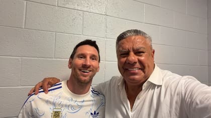 Tapia, siempre con Messi