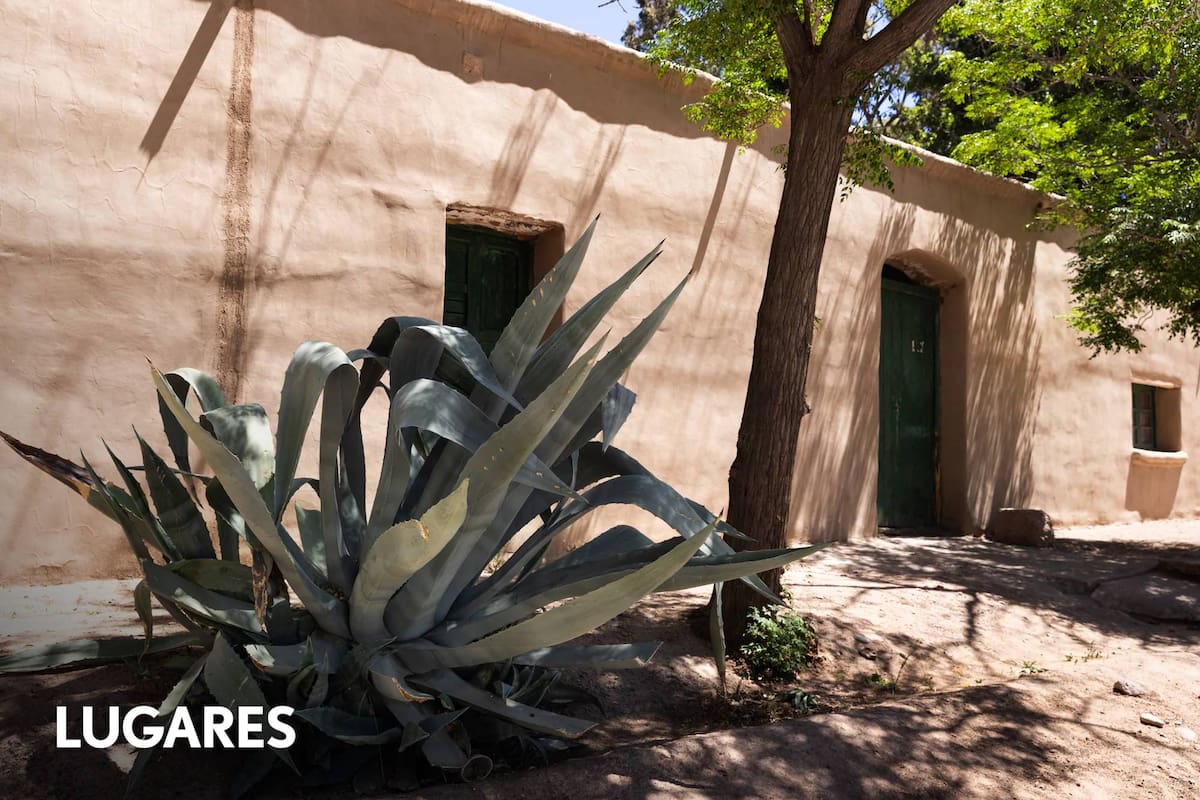 Tapiales y adobe forman parte del ADN de este pueblo centenario al pie de los Andes sanjuaninos