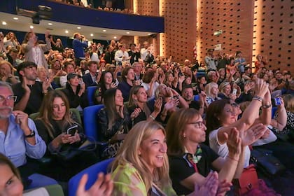 Taquilla teatral: la comedia recientemente estrenada que llegó para destronar a los tanques de calle Corrientes