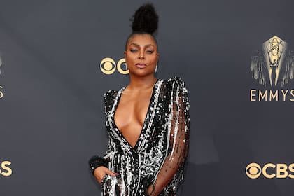 Taraji P. Henson, con escote pronunciado y pose de diva