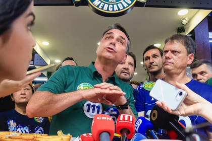 Tarcísio Gomes de Freitas obtuvo la reelección en San Pablo (Photo by Miguel SCHINCARIOL / AFP)