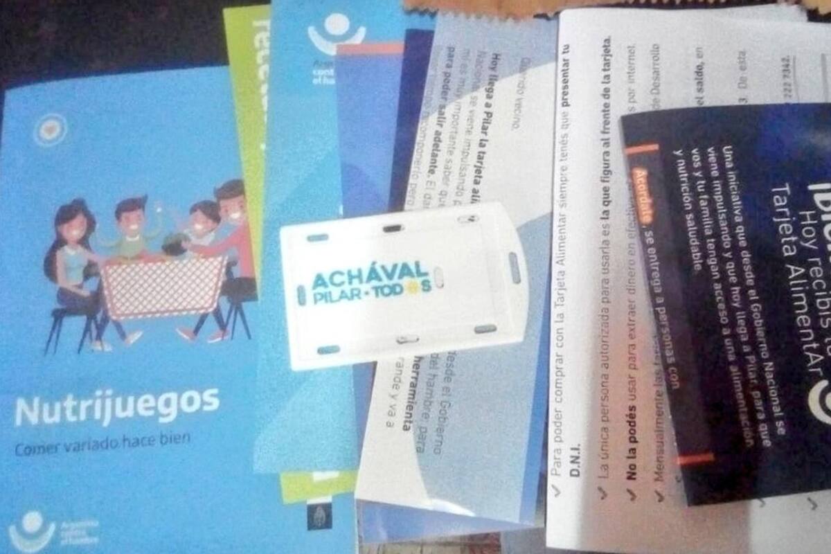 Tarjeta Alimentar: polémica en Pilar por la entrega de tarjeteros con el logo del Frente de Todos