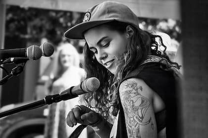 Tash Sultana es una de las nuevas artistas del Lollapaloza 2018 Argentina