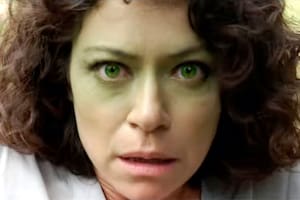 Tatiana Maslany como Jennifer Walters, la prima abogada de Bruce Banner, con quien comparte poderes