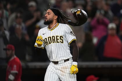 Tatis conecta jonrón de 2 carreras para dar a Padres victoria 6- 4 sobre Angelinos