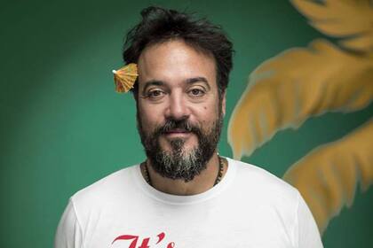 Tato Giovannoni: hombre en barra