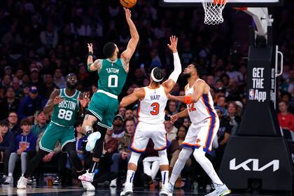Tatum anota 40 y Celtics vencen 131-104 a Knicks, segunda victoria de Boston en la temporada