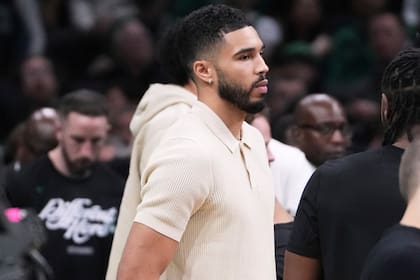 Tatum está en duda para el juego 3 con los Celtics, Mazzulla dice que la lesión es 'grave'