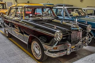 El taxi de Rolando Rivas, "una joyita" que descansa en Villa María